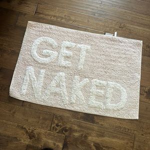 Get naked bath mat